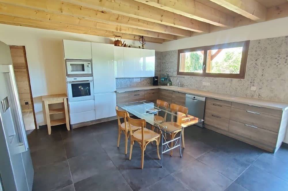 Entire apartment, Svea Lodge - Ideal cottage for families in Thollon-les-Mémises, Thonon-les-Bains region