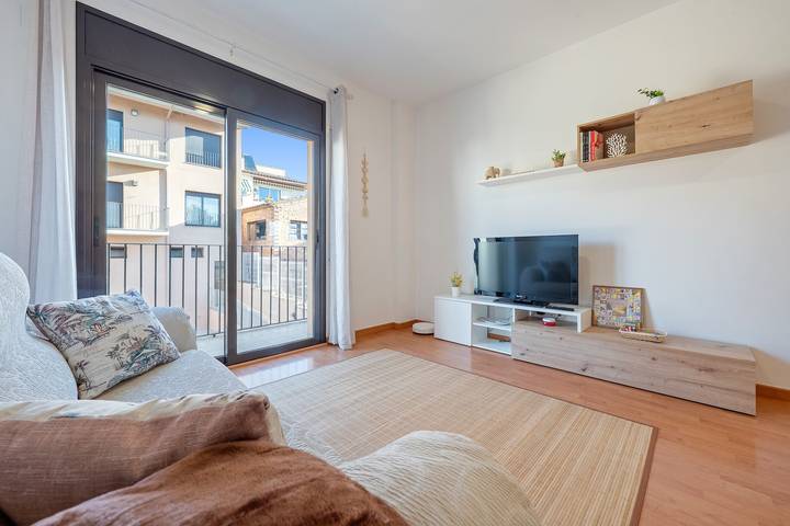 Apartamento entero, Apartamento 'Ángel' con terraza privada, Wi-Fi y aire acondicionado in Vinebre, Tierras del Ebro