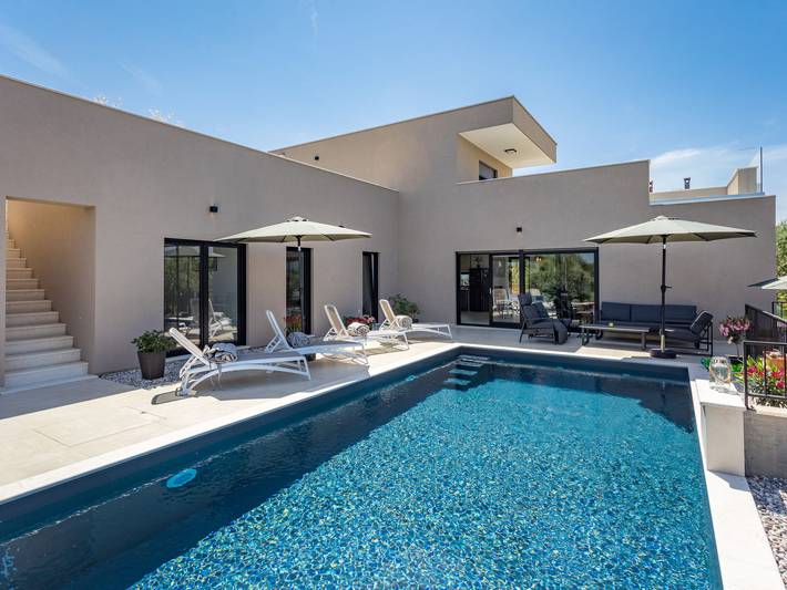 Ferienhaus für 6 Personen, mit Ausblick und Terrasse sowie Garten in Novigrad