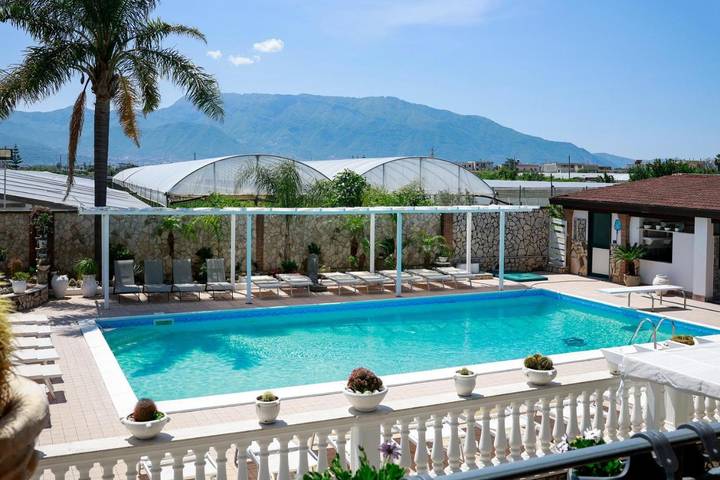 Gîte pour 6 personnes, avec jardin ainsi que vue et piscine, animaux acceptés à Pompei - 3