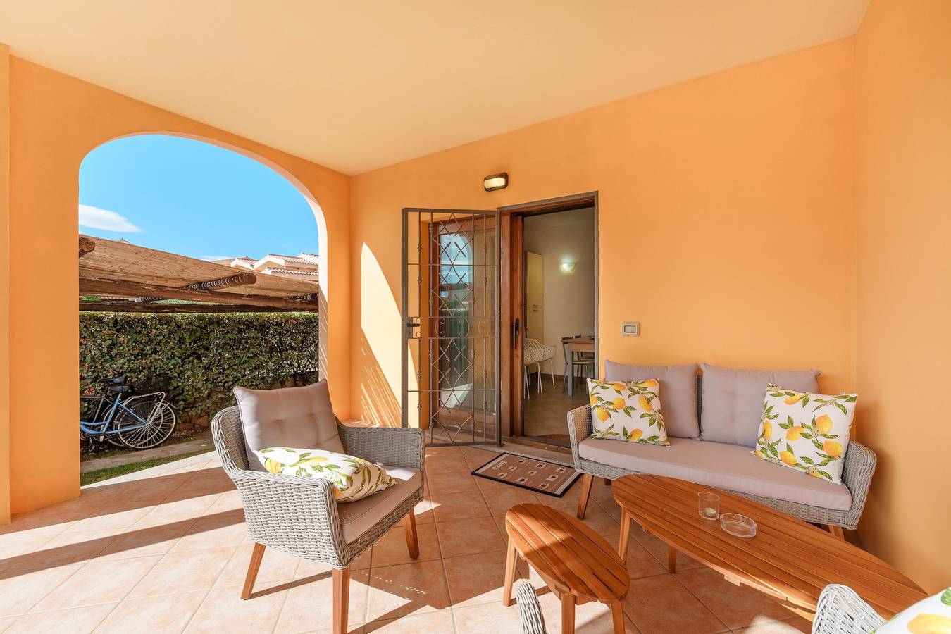 Appartamento intero, Appartamento 'Casa Vacanze Lampone' con piscina condivisa, terrazza e aria condizionata in Murta Maria, Gallura