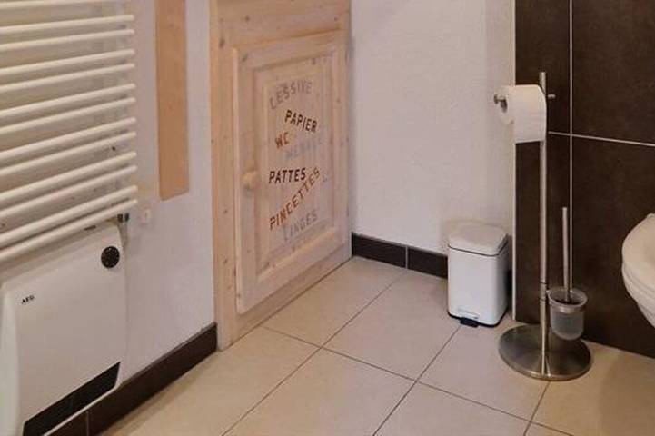 Chalet très confortable sur 2 étages pour 6 personnes, salon avec poêle, coin cuisine avec lave-vais in Grimentz, Anniviers