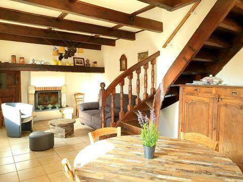 Location de vacances pour 6 personnes, avec vue et balcon à Castelnau-Pégayrols