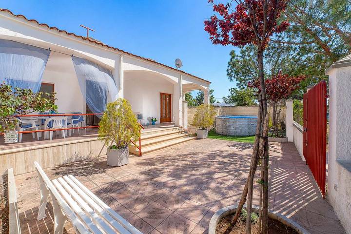 Ferienhaus für 12 Personen, mit Garten, mit Haustier in Torre Colimena