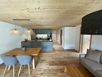 Ferienwohnung für 4 Personen, mit Ausblick und Garten sowie Seeblick in Brienz