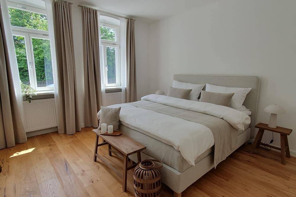 Ganze Wohnung, Charmante Ferienwohnung (90qm) mit Balkon in besonderer Lage in Werneck, Maindreieck