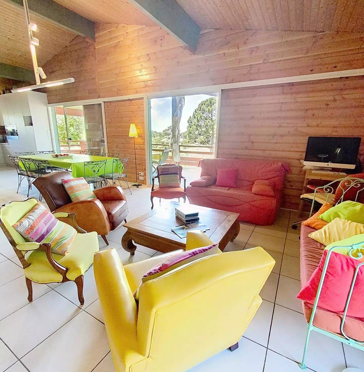 Independent wooden chalet, 3 bedrooms, 6 people near beach Lacanau ocean in Lacanau Ocean, Lacanau
