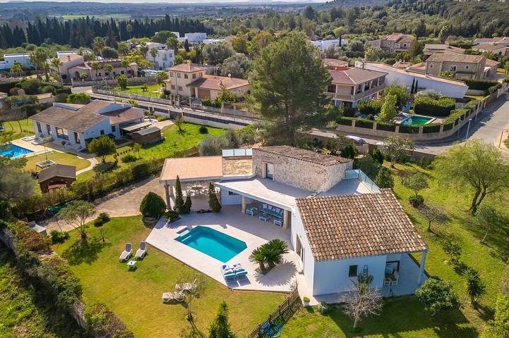 Casa de vacaciones para 7 personas, con jardín además de piscina y balcón - 1