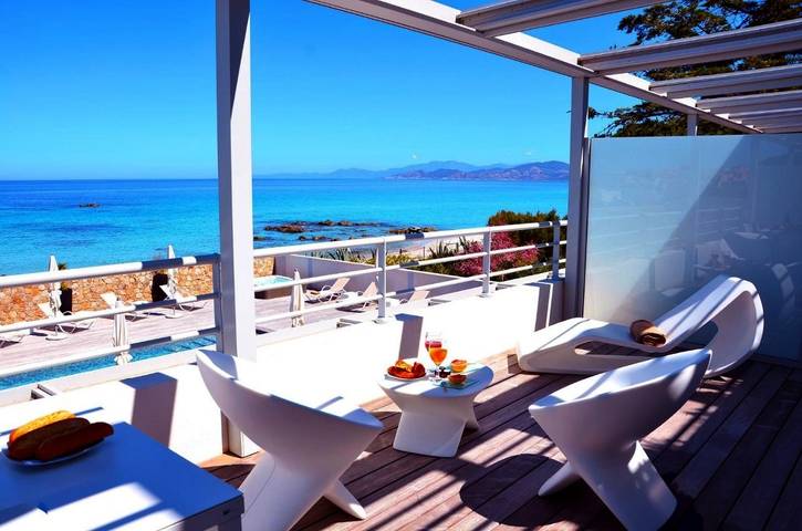 Appart’hôtel pour 4 personnes, avec jardin ainsi que jacuzzi et piscine, adapté aux familles