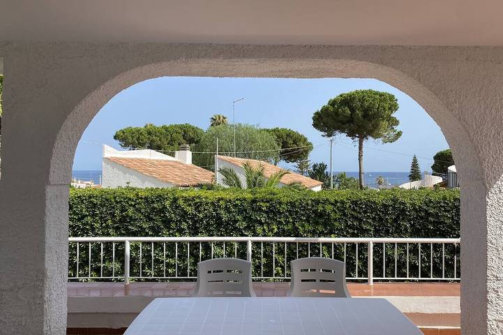 Villa pour 5 personnes, avec jardin et terrasse à Fontane Bianche