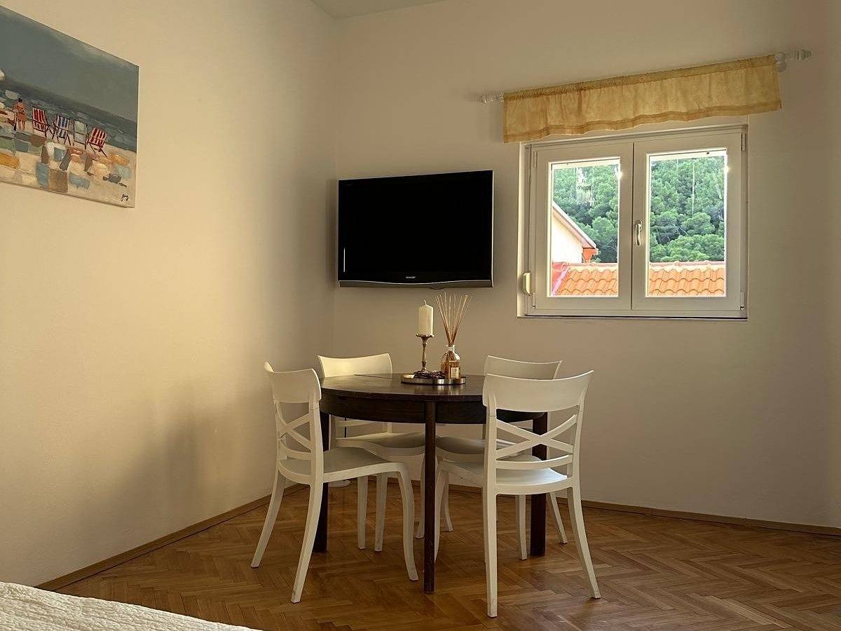 Ganze Wohnung, 1-Zimmer-Ferienwohnung mit Terrasse und Meerblick Novigrad A-24906-a in Novigradsko More, Zadar