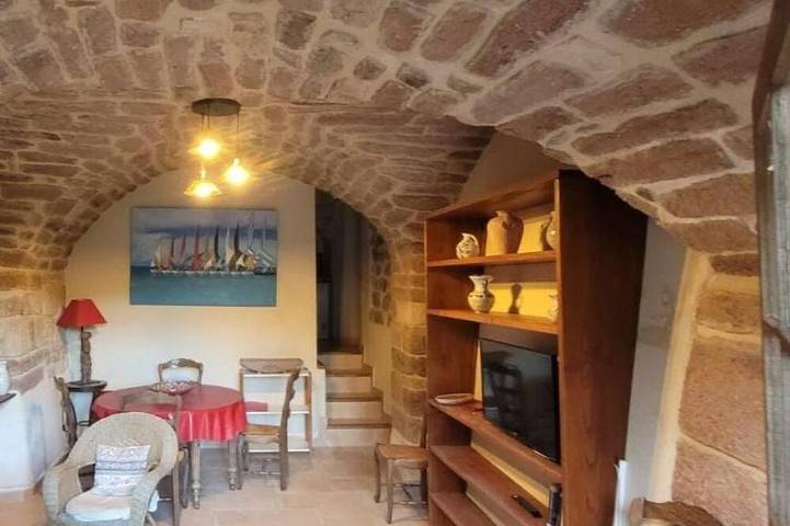 Location de vacances pour 3 personnes, avec jardin et piscine, animaux acceptés à Planzolles - 3