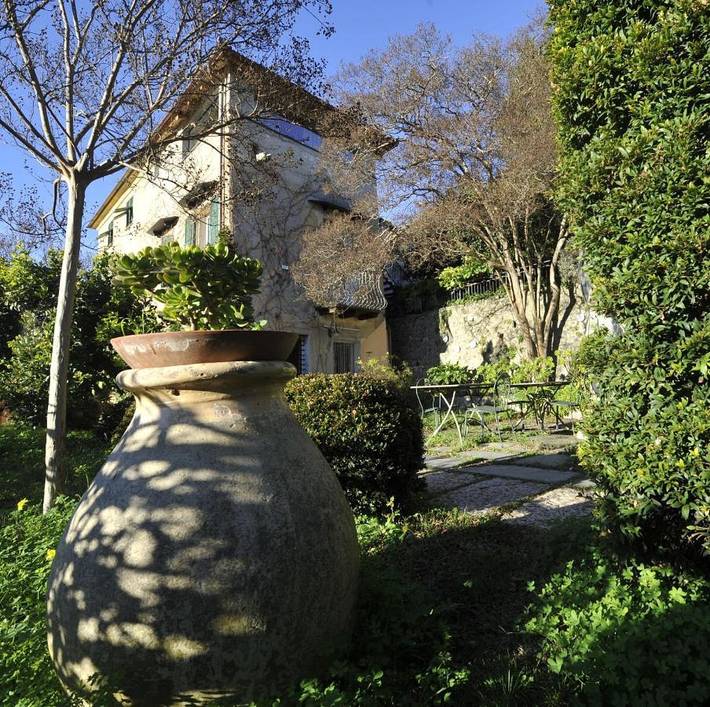 Agriturismo per 2 persone, con Terrazza e Giardino nonché Panorama a Comune di Finale Ligure