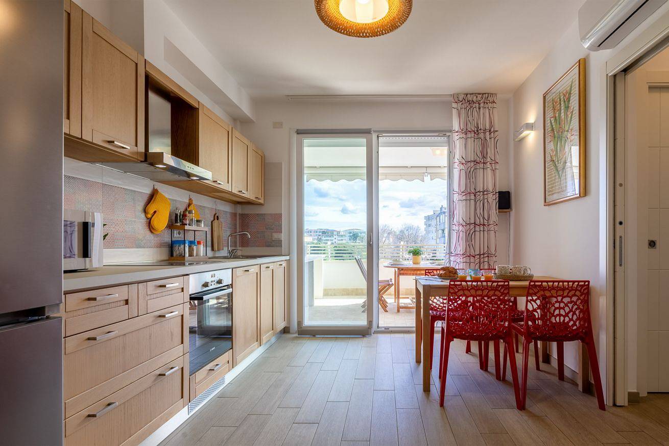 Hel leilighet, Casa Eolo. Apartment with terrace and private box in La Pietraia, Alghero