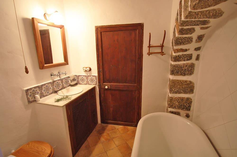 Villa de playa en Port de Soller. Piscina privada y jardín. Wifi. in Puerto de Sóller, Sóller