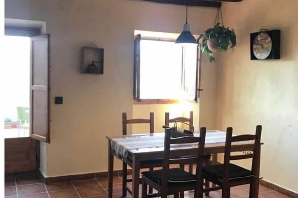 Acogedor Apartamento En  El Priorat, Con Magníficas Vistas Al Montsant in Torroja, Priorat