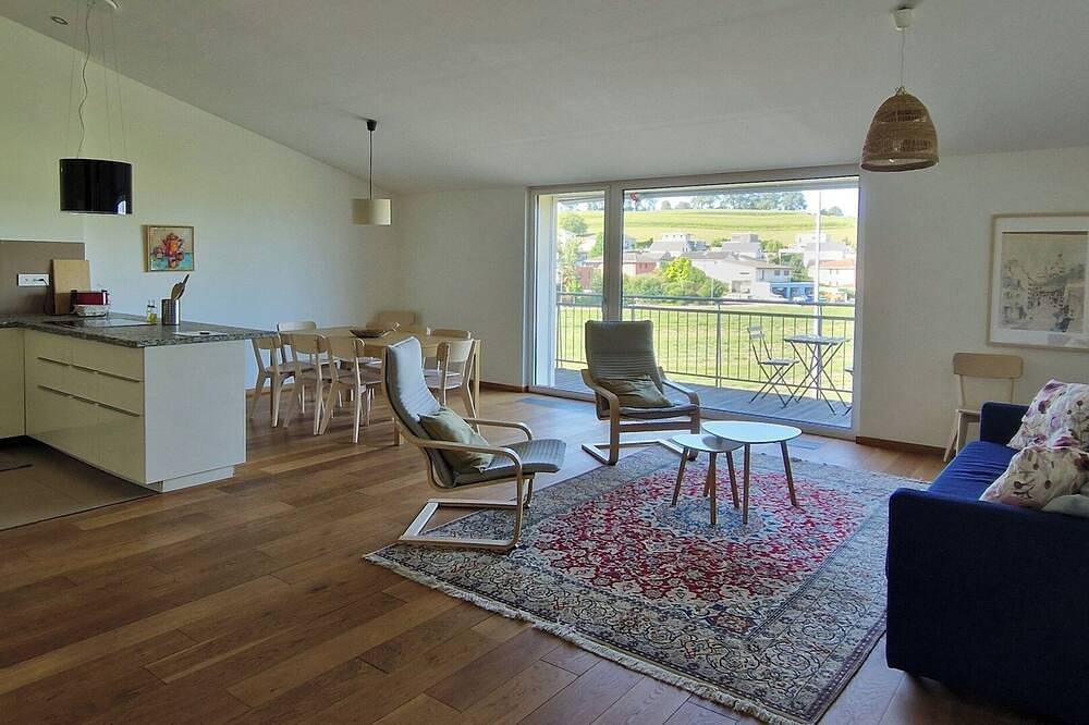 Appartement entier, Spacious, comfortable, 4 bedroom attic in Gurmels, Lac de Morat & Estavayer-le-Lac Région