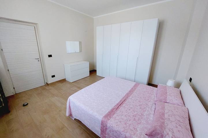Appartamento intero, Grazioso e ampio appartamento vicino al mare a pochi minuti dal centro città in Calypso Relax, Reggio di Calabria