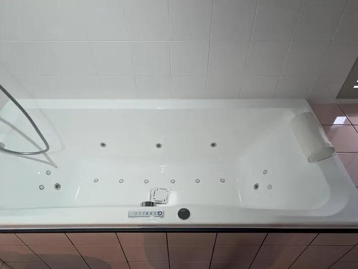 Ferienwohnung für 4 Personen, mit Whirlpool und Balkon - 1