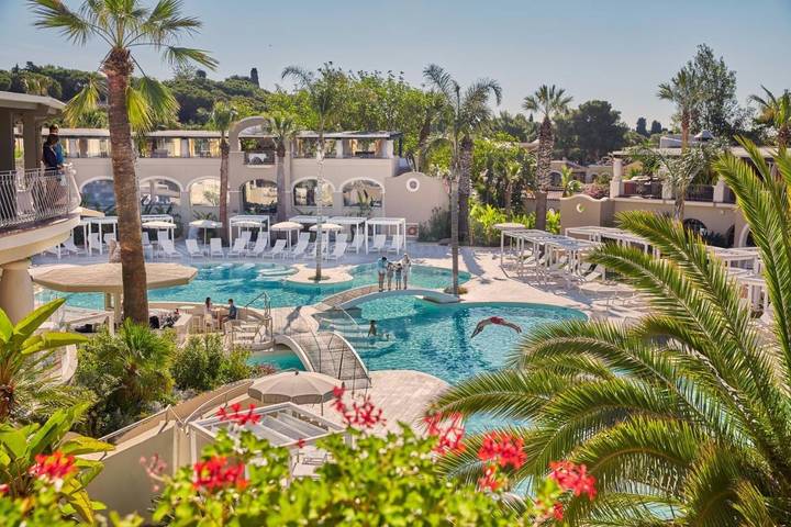 Hotel per 3 persone, con sauna e piscina nonché giardino in Sud Sardegna