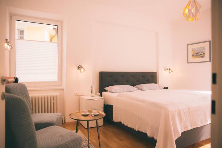 Gîte pour 2 personnes, avec Balcon et Terrasse ainsi que Jacuzzi et Jardin à Bad Gastein - 4