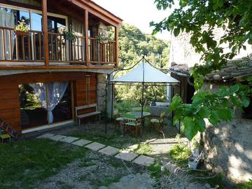 Gîte pour 6 personnes, avec balcon ainsi que jardin et piscine à Saint-Péray