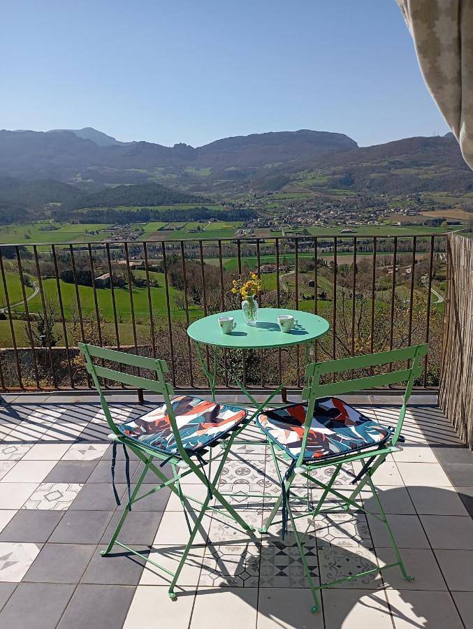 Location de vacances pour 2 personnes, avec vue et balcon à Mirabel-et-Blacons - 2