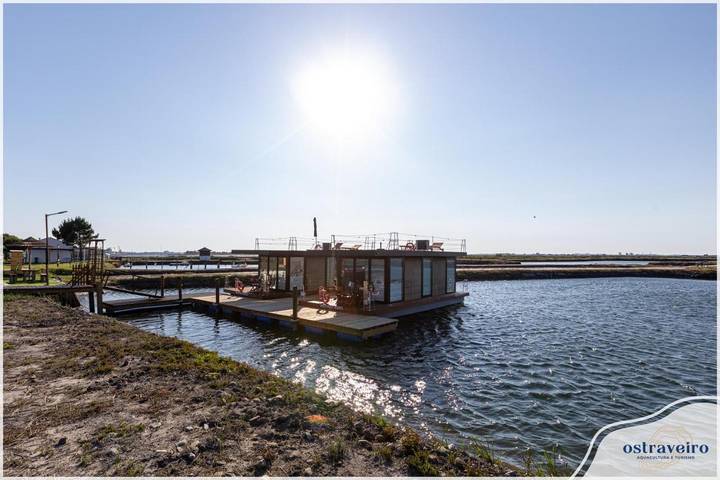 Location de vacances pour 4 personnes, avec Balcon et Terrasse ainsi que Jardin et Piscine à Aveiro