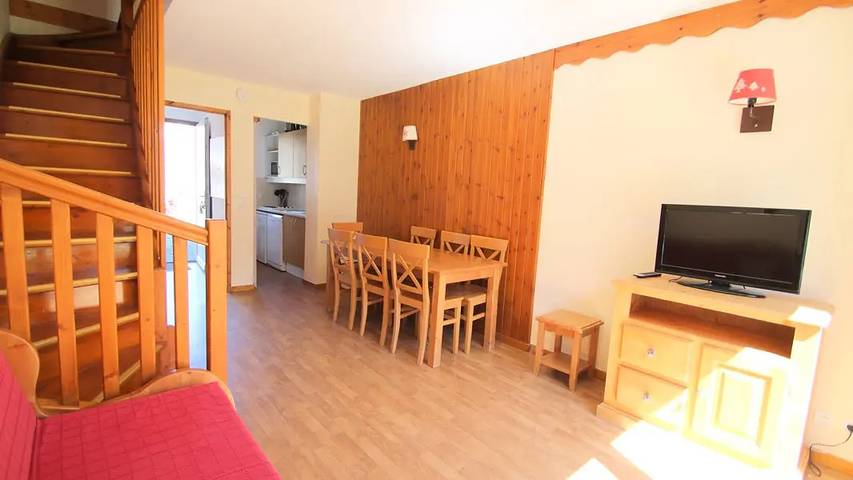 Chalet pour 7 personnes, avec terrasse ainsi que vue et piscine, animaux acceptés à Puy-Saint-Vincent - 3