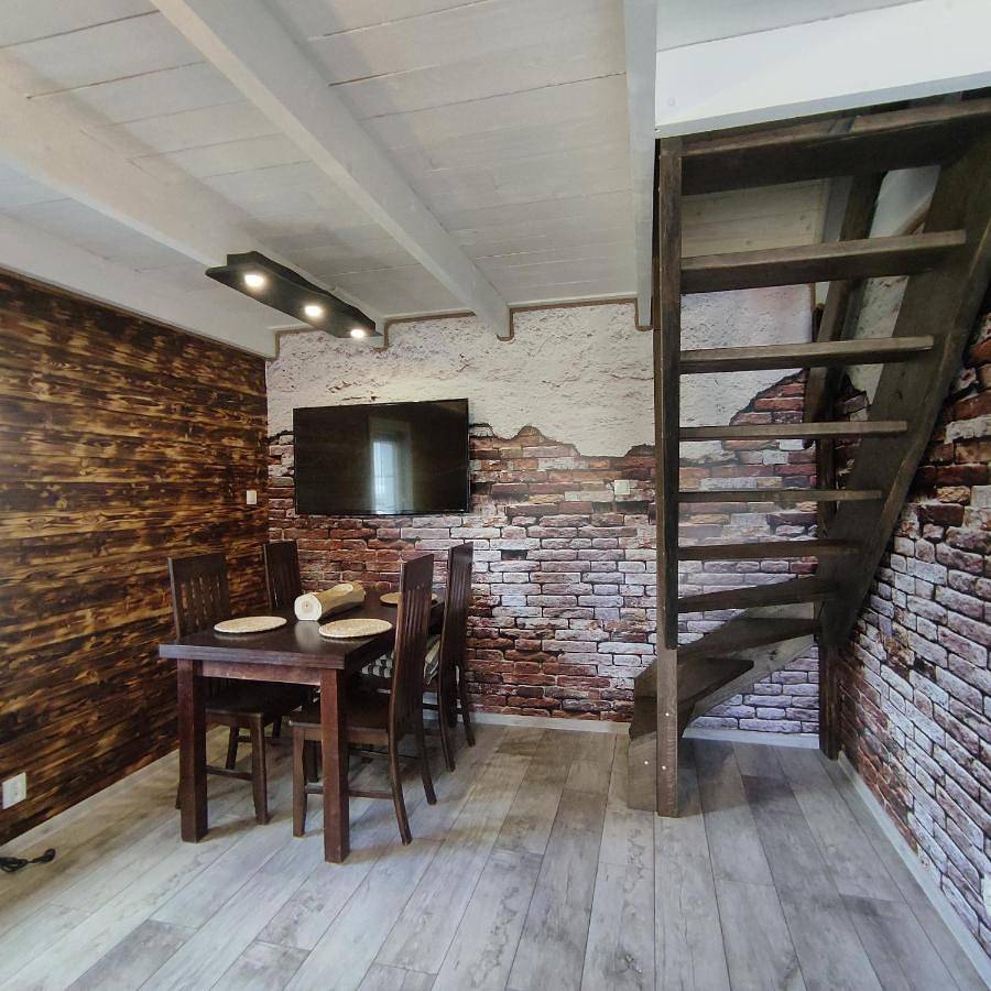 Two-Bedroom House in Miłków, Sudety (Polska)
