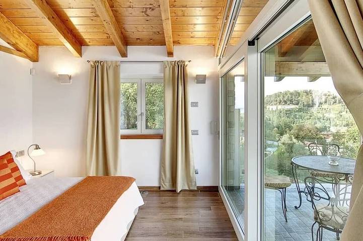 Villa pour 10 personnes, avec terrasse ainsi que jardin et jacuzzi à Bellagio - 2