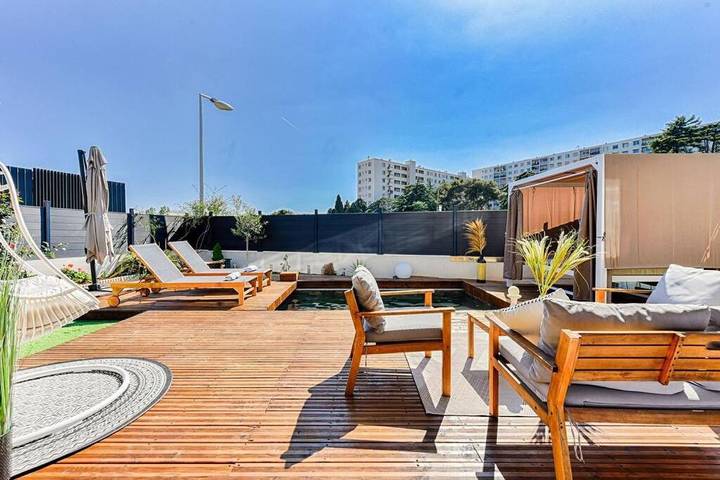 Villa pour 8 personnes, avec jardin ainsi que piscine et jacuzzi à Nice - 4