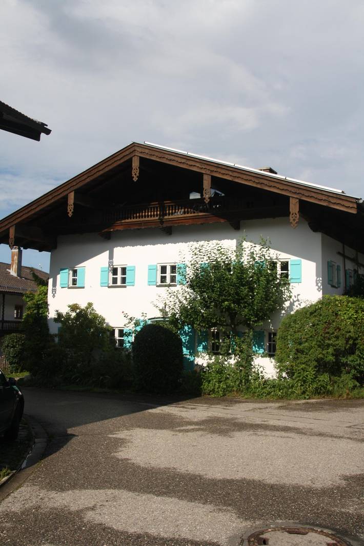Ferienwohnung für 3 Personen, mit Whirlpool und Terrasse sowie Balkon/Terrasse, kinderfreundlich in Frasdorf