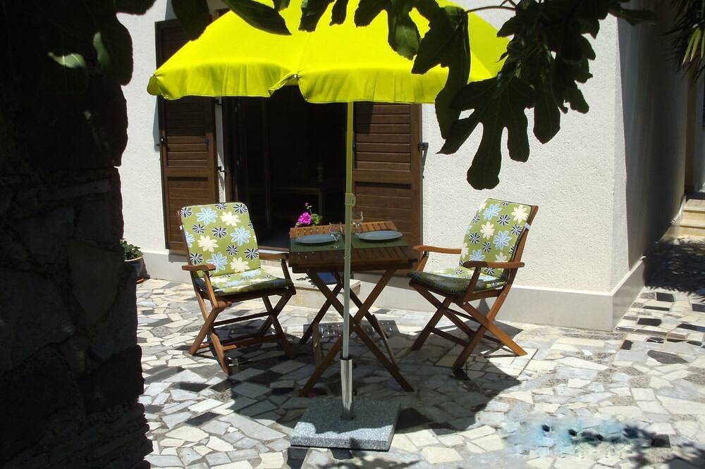 Ganze Wohnung, Romantisches Ferienhäuschen für 2 Personen in Rovinjsko Selo, Rovinj