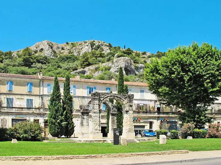 Chalet para 8 personas, con jardín y piscina - 1