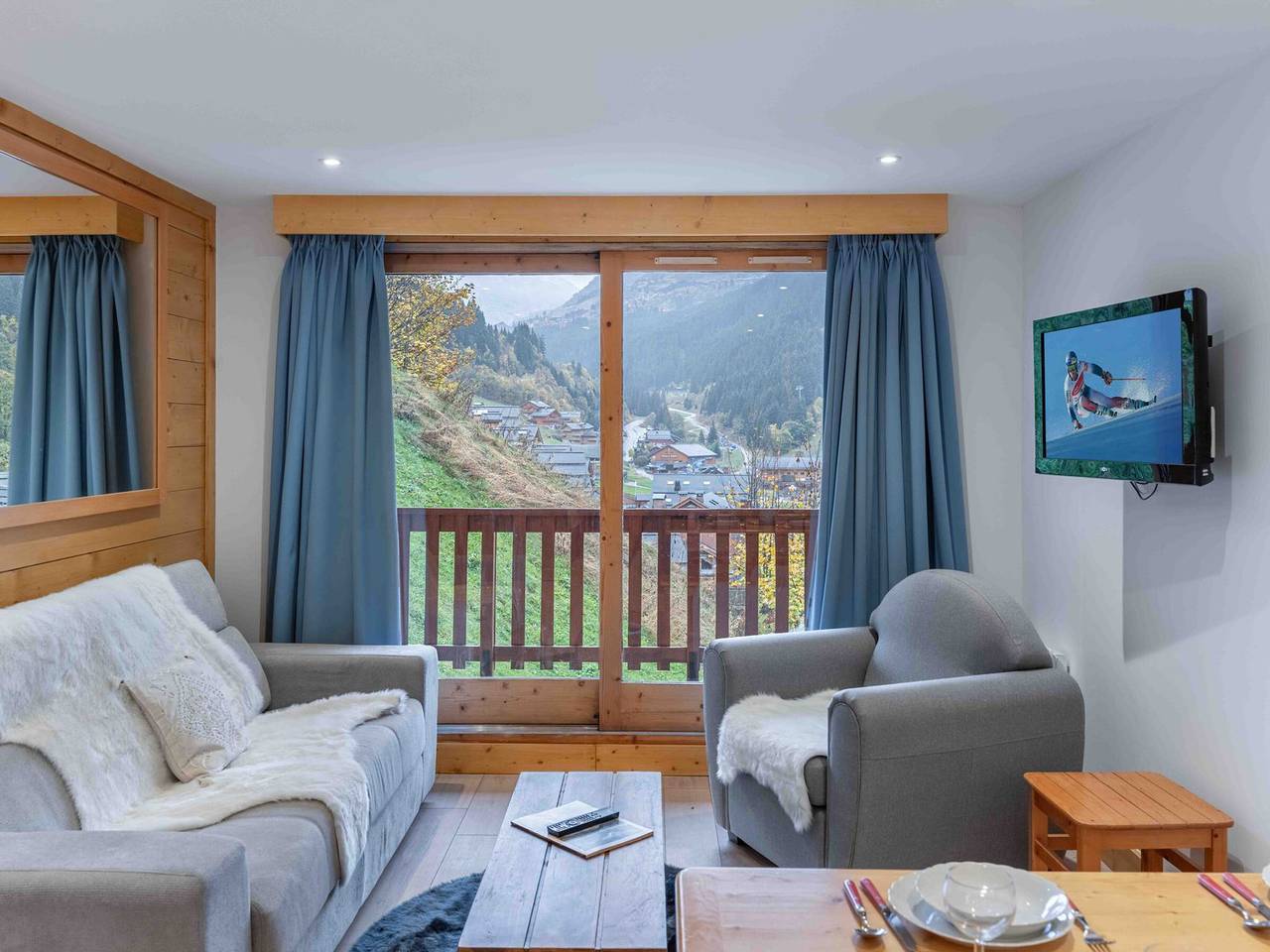 Entire apartment, Prime Location Apartment in Méribel: Sleeps 4, Ski In/Out, Near Esf & Shops in Méribel, Les Allues