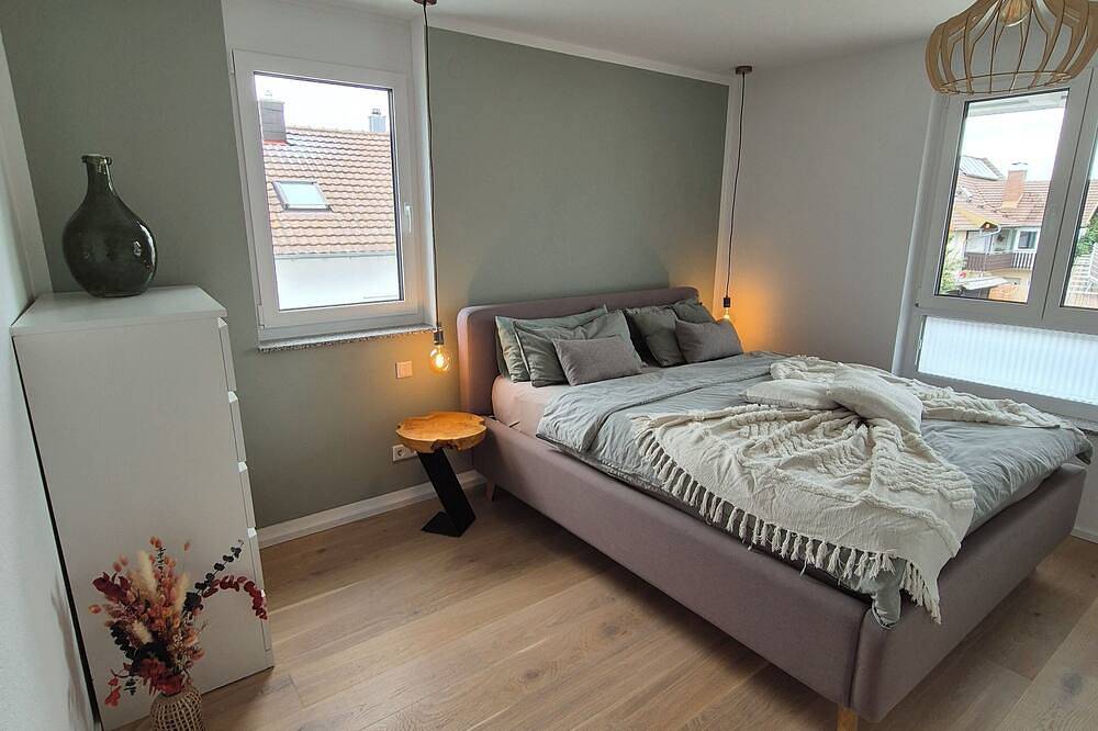 Ganze Wohnung, Hochwertig ausgestattete Fewo, zentral und ruhig in der Nähe des Bodensees in Rielasingen-Worblingen, Hegau