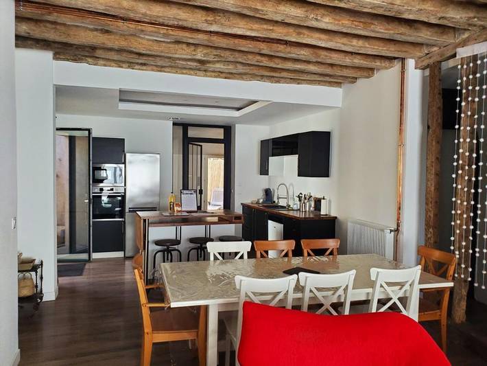 Location de vacances pour 10 personnes, avec Jacuzzi ainsi que Terrasse et Vue dans Cormery