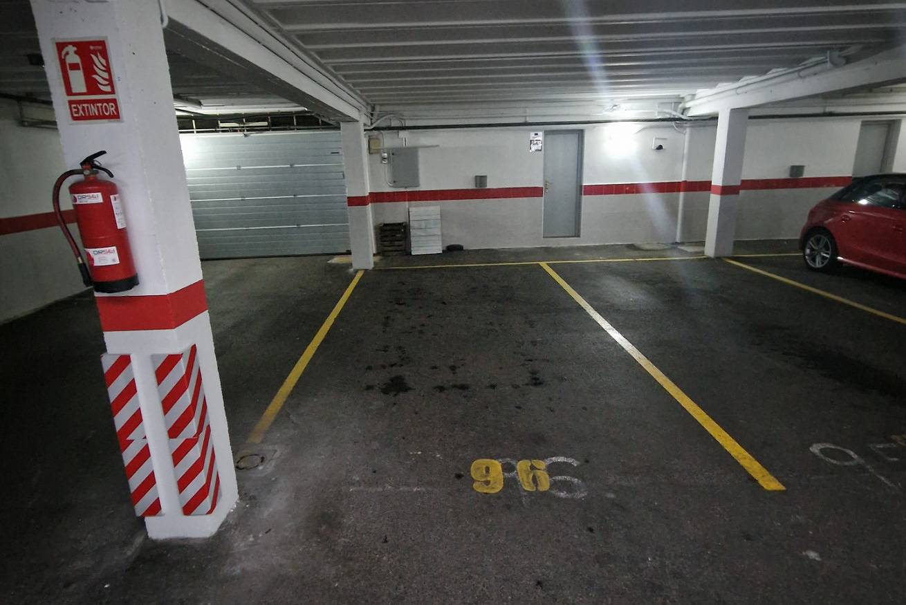 Ganze Wohnung, Charmante 200 m² große Wohnung, nur 2 km vom Strand Playa de Poniente entfernt in Playa del Cervigón (Gijón), Gijón