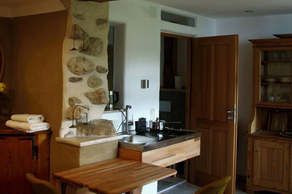 Ganze Wohnung, Ferienwohnung mit Terrasse und Bergblick in Frasdorf, Chiemsee