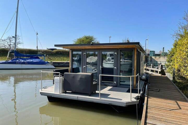 Heerlijke Houseboat "Tulip" in Monnickendam dichtbij Amsterdam in Monnickendam, Markermeer