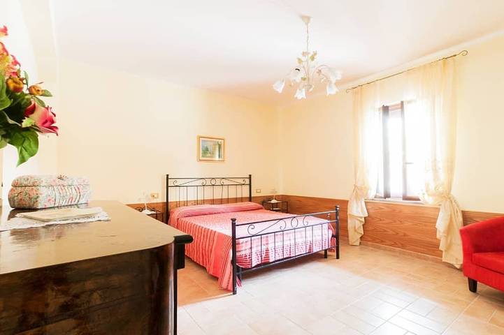 Appartement entier, \"Casale Giacinta\" ancien chalet entre mer et montagne avec piscine in Pianella, Province de Pescara