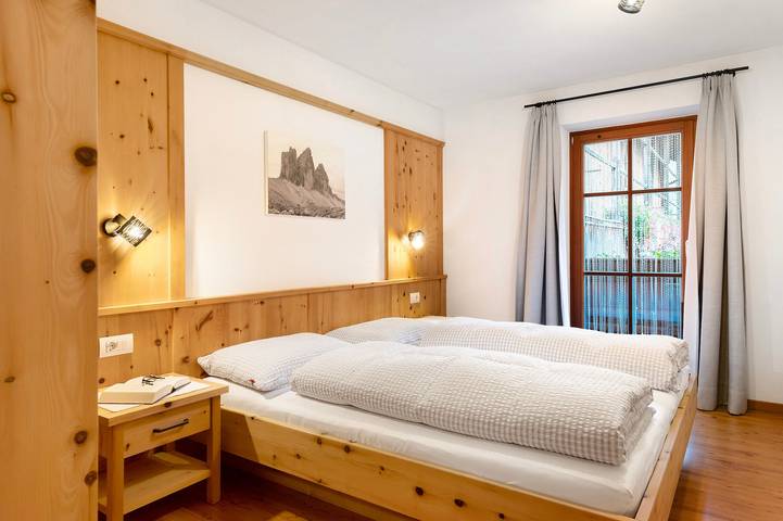 Ganze Wohnung, Apartment 'Zirm' mit Bergblick, gemeinsamer Terrasse und WLAN in Antholz, Rasen-Antholz