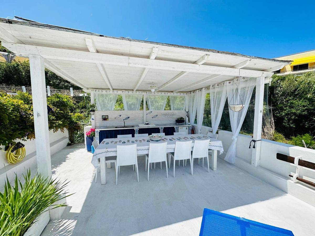 Apartment with Terrace in La marinella dei morti, Ponza