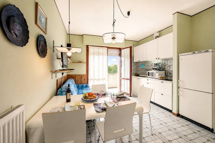 Appartamento intero, Edera With Balcony Few Steps From Sea in San Bartolomeo al Mare (Città), San Bartolomeo al Mare