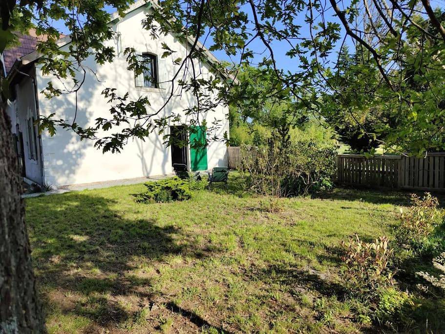 Appartement entier, Appartement 4/6 pers, jardin, 6 km de la plage in Saint-Julien-en-Born, Côte d’Argent