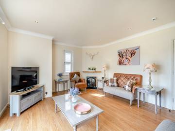 Log Cabin for 6 People in Loch Lomond, West Dunbartonshire, Photo 2
