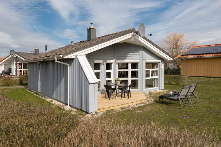 Ferienhaus für 4 Personen, mit Sauna und Terrasse sowie Garten in Lensterstrand