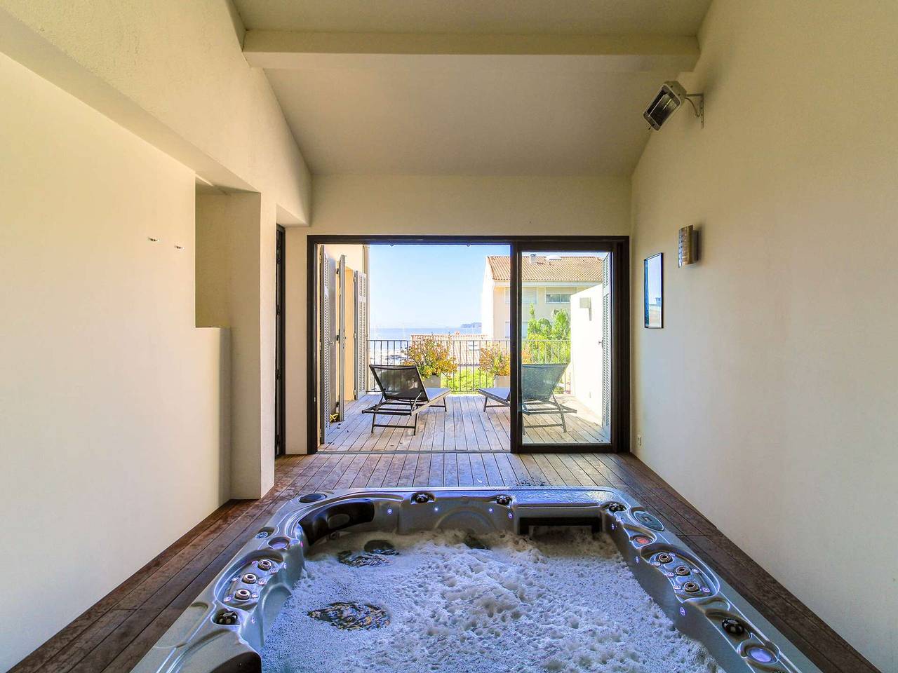 Impresionante Villa 8 pers - Jacuzzi - Amplios Espacios in Le Lavandou, Region de Toulon