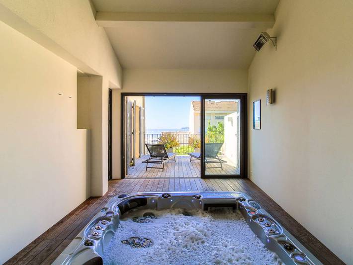 Villa voor 8 personen, with whirlpool and tuin as well as terras, met huisdier in Le Lavandou